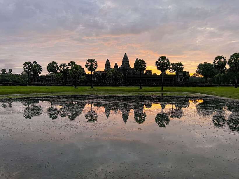 Siem Reap: Angkor Wat Small-Group Sunrise Tour & Breakfast - Key points at a glance