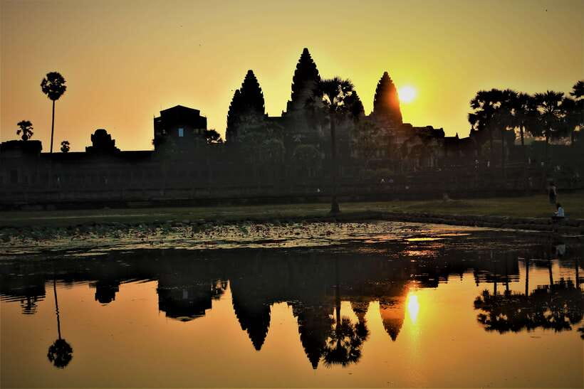 Siem Reap: Angkor Wat Sunrise and Best Temples Tour - Why Angkor Wat Sunrise From the Eastern Side Matters