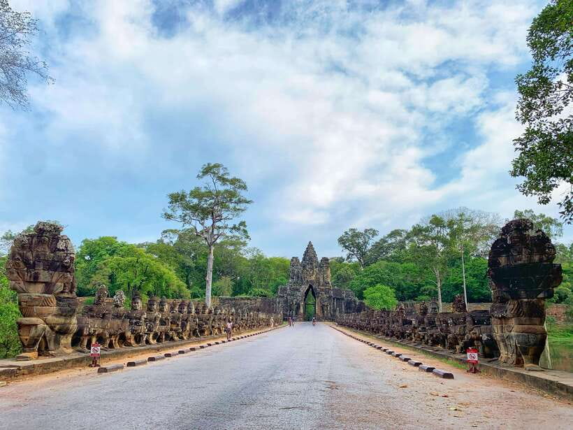 Siem Reap: Angkor Wat Sunrise for Group or Private Tours - Inside the Angkor walls: carvings, pace, and small moments