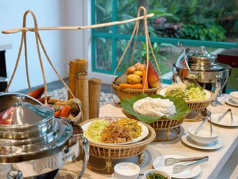 Siem Reap: Apsara Dance Show and Dinner with Hotel Pickup - Who Should Book This Apsara Night (and Who Might Skip)