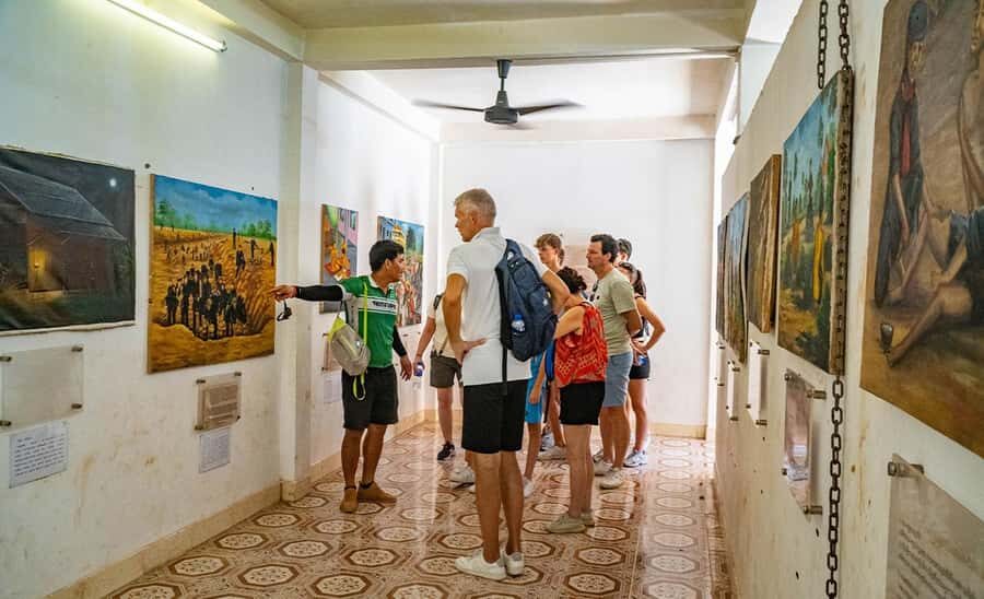 Siem Reap City Haft Day Bike Tour - Khmer Ceramics & Fine Arts Centre: pottery making with real Cambodian tools