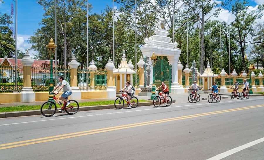 Siem Reap City Haft Day Bike Tour - Wat Thmey Killing Field Memorial: history taught with care