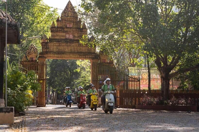 Siem Reap Evening Food Tour - On Promotion Price limit Offer - The Vespa backstreet ride: getting oriented fast (and feeling safe)