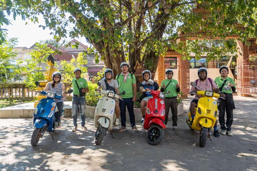Siem Reap Evening Food Tour - On Promotion Price limit Offer - Road 60 night market: dessert snacks and the edible-bugs moment