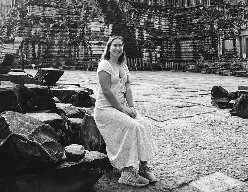Siem Reap: Full-Day Angkor Wat Guided Tour with Sunset - Angkor Thom and Bayon: Royal Gate Figures and Smiling Faces