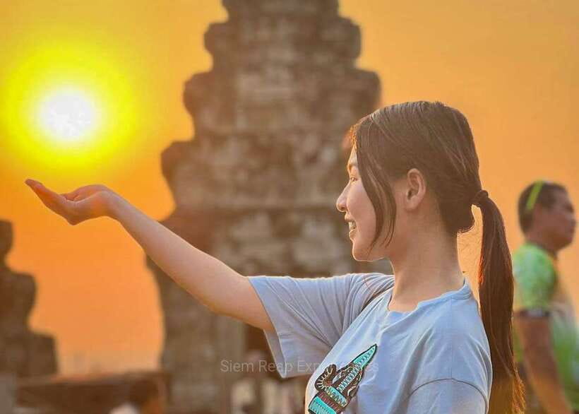 Siem Reap: Full-Day Angkor Wat Guided Tour with Sunset - Price and Value: $15 Tour Cost vs. the Temple Ticket