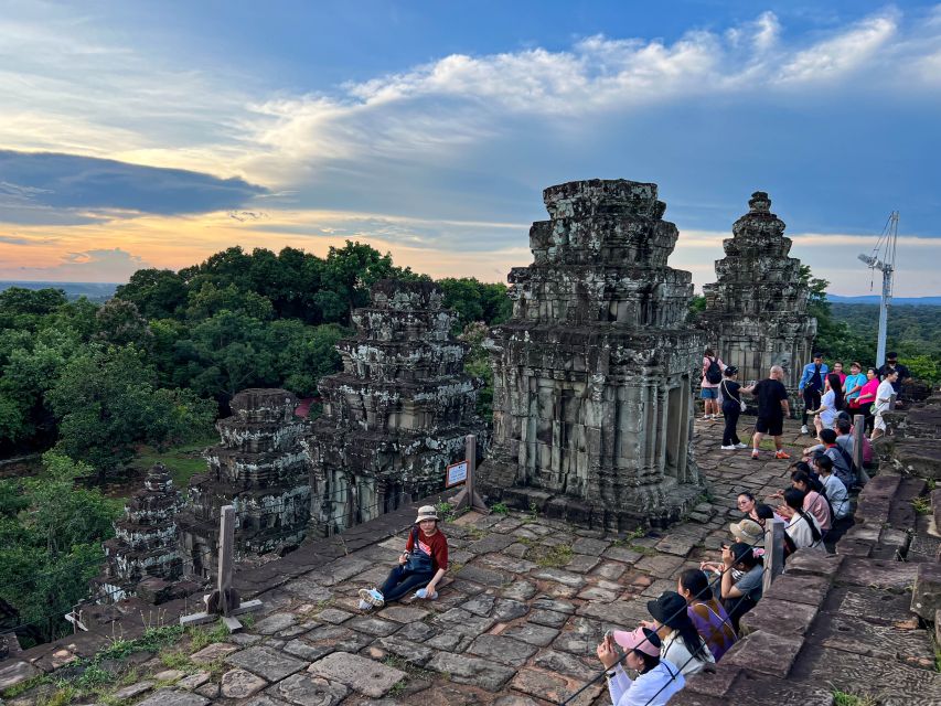 Siem Reap: Full Day Angkor Wat Temple Experience with Sunset - Angkor Wat Main Complex: Moat, Towers, Vishnu, and Bas-Relief Details