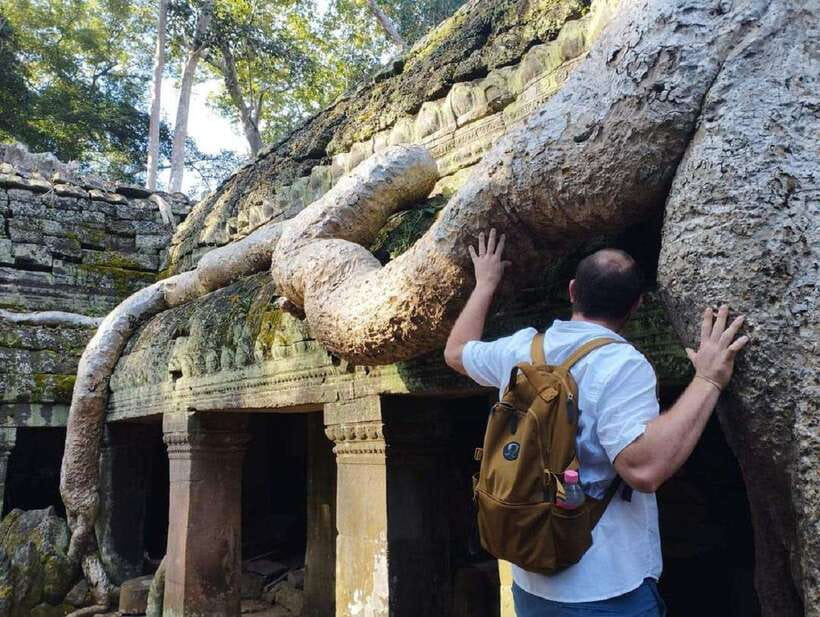 Siem Reap: Full Day Angkor Wat Temple Tour with Sunset - Angkor Wat from the south gate: the moment it clicks