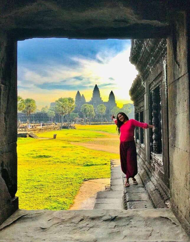 Siem Reap: Full Day Angkor Wat Temple Tour with Sunset - Phnom Bakheng for sunset: the climb is the point