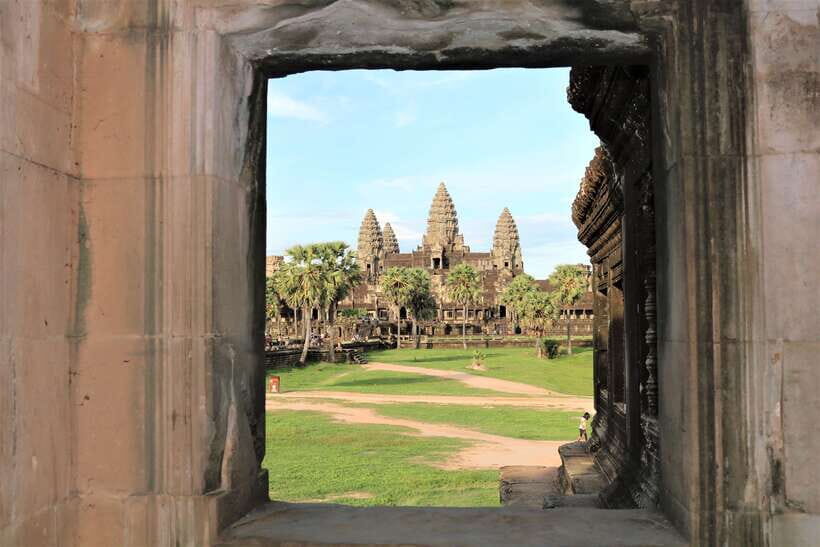 Siem Reap: Full-Day Temples w/ Private Transport - Hotel Pickup to Ruins: How the 7–8 Hour Day Plays Out