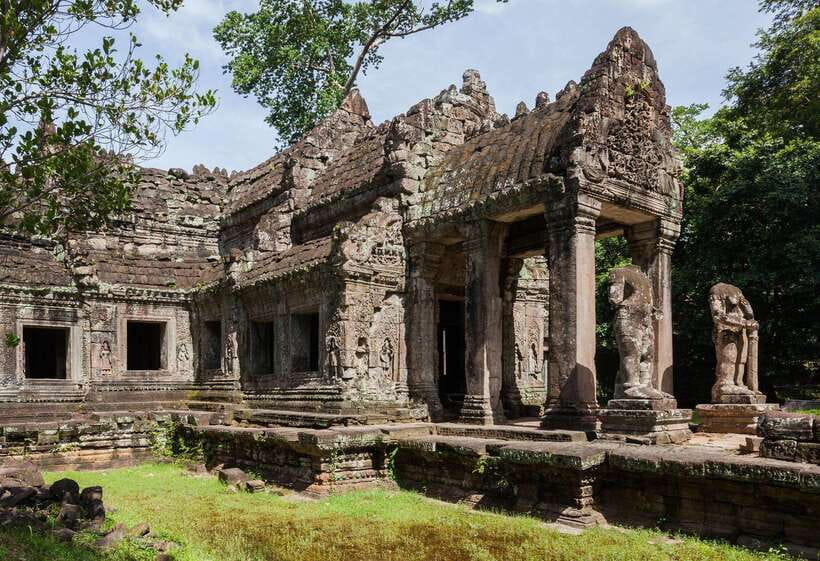 Siem Reap: Grand Circle Temples Tour With Private Tuk-Tuk - Angkor Wat Sunrise Point: Start Big, Then Switch to Temple Hopping