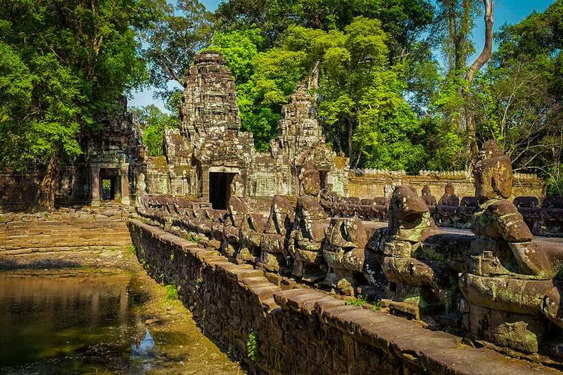 Siem Reap: Grand circle tour Sun set on bakeang hill & Guide - East Mebon: ancestors, a reservoir setting, and an early 10th-century feel