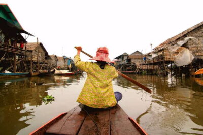 Siem Reap: Half-Day Kampong Phluk with Sunset, Boat & Guide - Ro Lus Market: your first look at lake-world materials