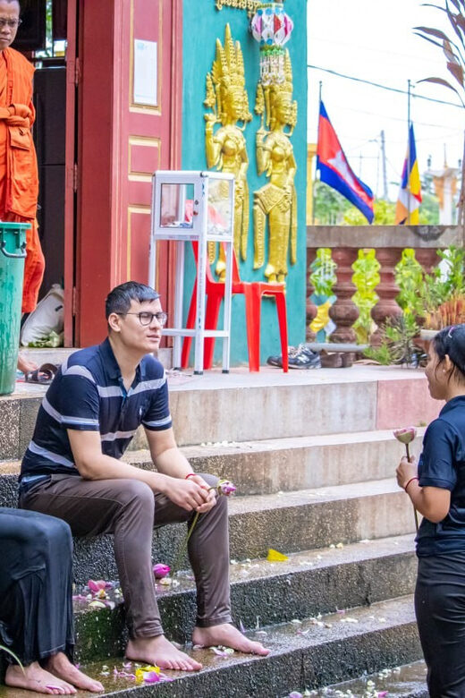 Siem Reap: Khmer Water Blessing by Monk and Lotus Farm Visit - The fried banana stop: a snack that feels like a local ritual