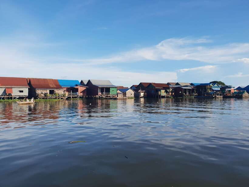 Siem Reap: Kompong Khleang Floating Village Guided Tour - Tonle Sap by Boat: Floating Schools, Pagodas, and Working Waterways