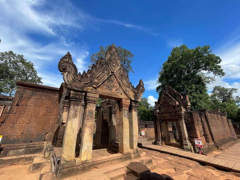 Siem Reap: Kulen Waterfall and Banteay Srei Exploration - Preah Ang Thom: The 8-Meter Reclining Buddha in Sandstone