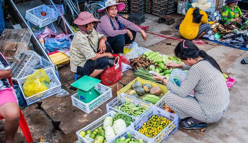 Siem Reap: Morning Cooking Class & Market Tour - Morning Starts With a Tuk-Tuk Market Walk