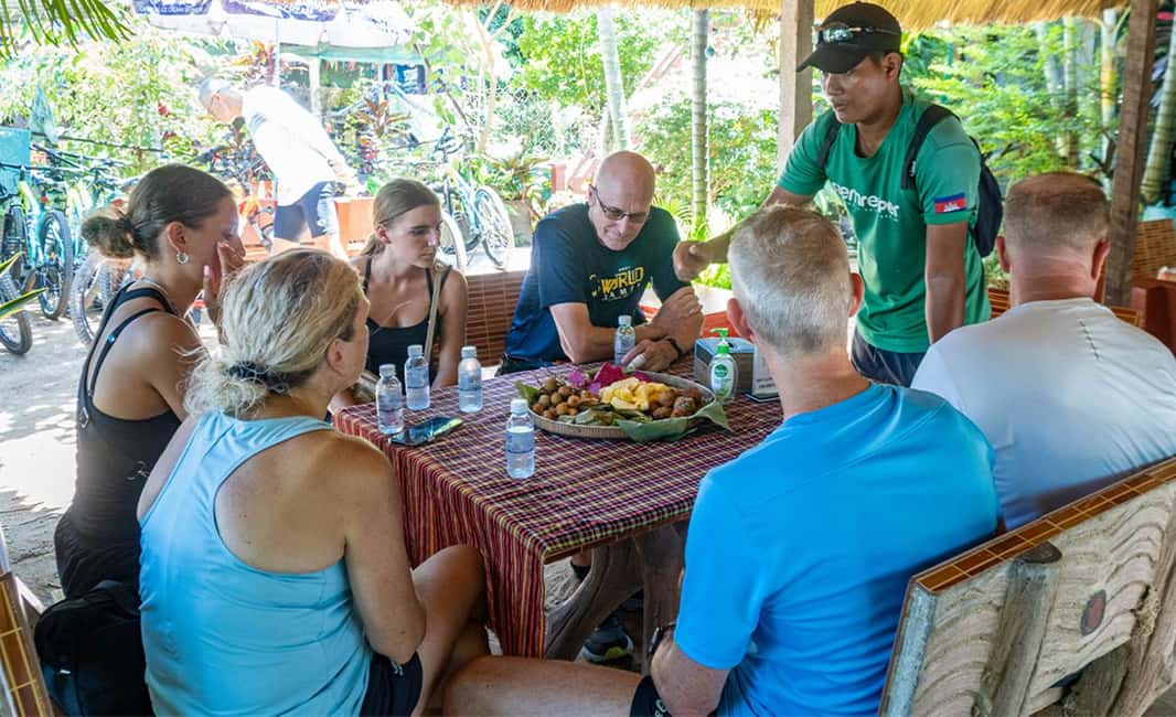 Siem Reap: Morning Food Tour, Market Walking & Street Art - Tuk tuk route, timing, and what “4 hours” really means