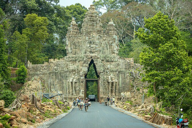 Siem Reap: Private Angkor Wat Sunrise & Tour Around Angkor Park - Why a private Angkor Wat sunrise feels different (and easier)