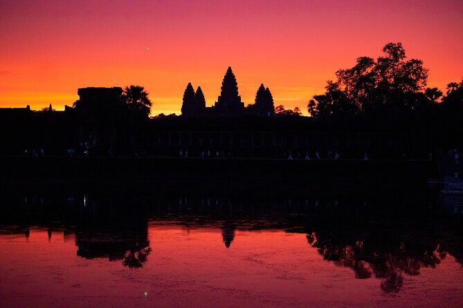 Siem Reap: Private Angkor Wat Sunrise & Tour Around Angkor Park - Angkor Wat at first light: more than just a sunrise photo