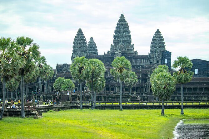 Siem Reap: Private Angkor Wat Sunrise & Tour Around Angkor Park - Ta Prohm: the tree temple look that people travel for