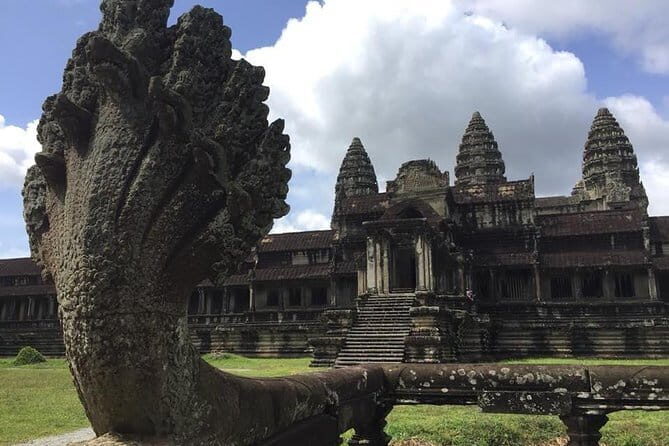 Siem Reap: Private Custom Angkor Wat Tour with Local Guide - Stop 2: Bayon at Angkor Thom (The Faces and the Feeling)