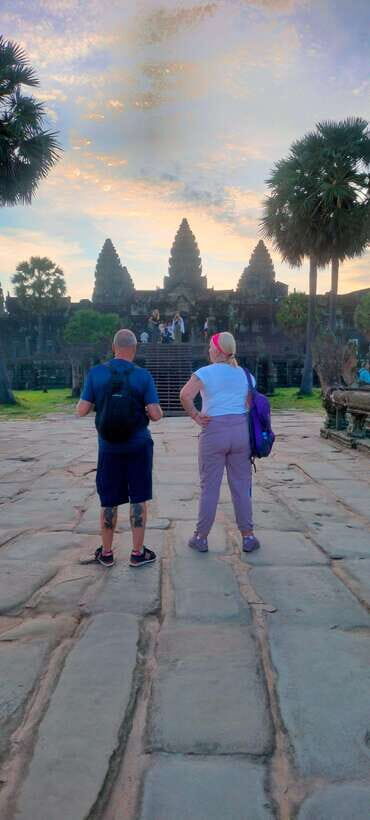Siem Reap Private Tour: Angkor Wat Sunrise And Banteay Srei - Angkor Wat: sunrise focus, then guided walking with photo time