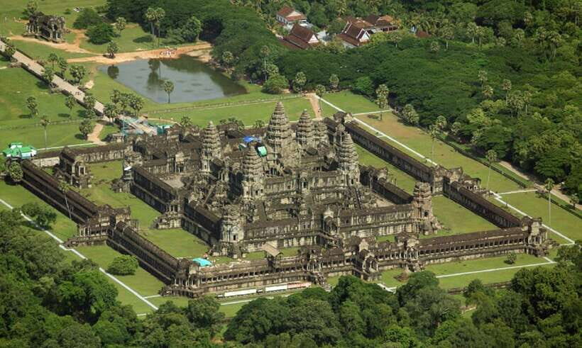 Siem Reap: Private Tour of Angkor Complex - Transport and included touches that make the day easier