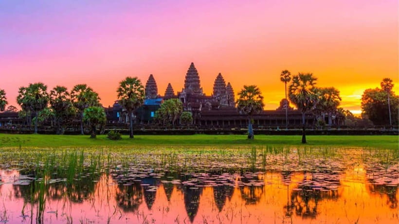 Small-Group Explore Angkor Wat Sunrise Tour with Guide - Sunrise at Angkor Wat: The 4:20 am plan that changes the day