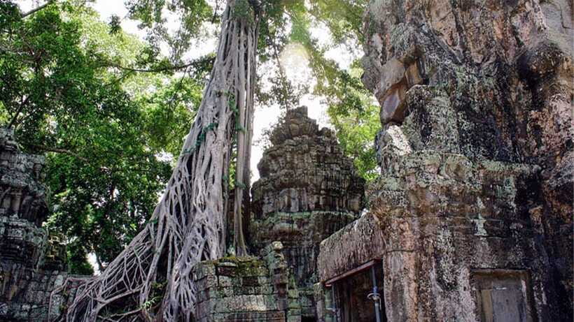 Small-Group Explore Angkor Wat Sunrise Tour with Guide - Pre Rup and the Pink Temple areas: The Hindu-brick side of Angkor