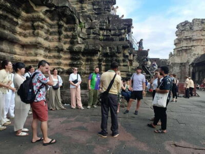 Small-Group Full Day Angkor wat Guide tour with Sun set - How the day runs: pickup, drive times, and staying sane
