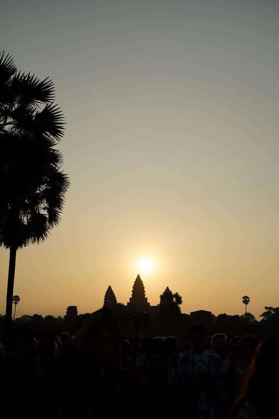 Sunrise at Angkor Wat Temple: 3-Hour Private Tour - How the guides help you get the sunrise shot (without losing the moment)