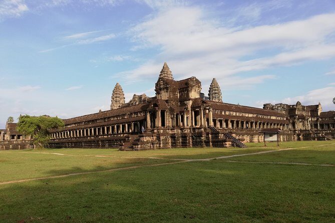 Sunrise Small Group Tour to Angkor Wat Temple - Practical tips that make a big difference on temple days