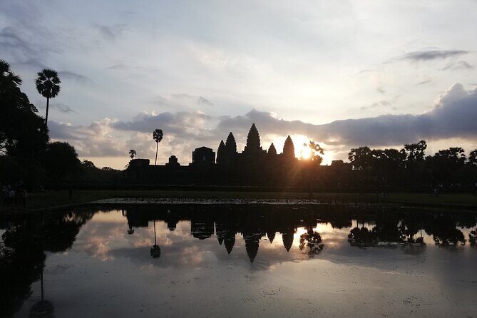 Sunrise Small Group Tour to Angkor Wat Temple - Angkor Wat inside and out: more than the famous view