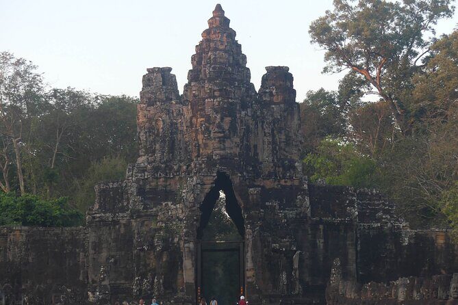 Two Days Angkor Wat Park-Beng Mealea and Kampong Phluk Village - Guide Thom and what you should look for during the storytelling