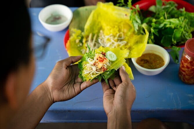 Ultimate Siem Reap Food Tour by Tuk Tuk - 20 Tastings, 8 Stops - Sanitation and adventurous bites: how to handle the main drawback